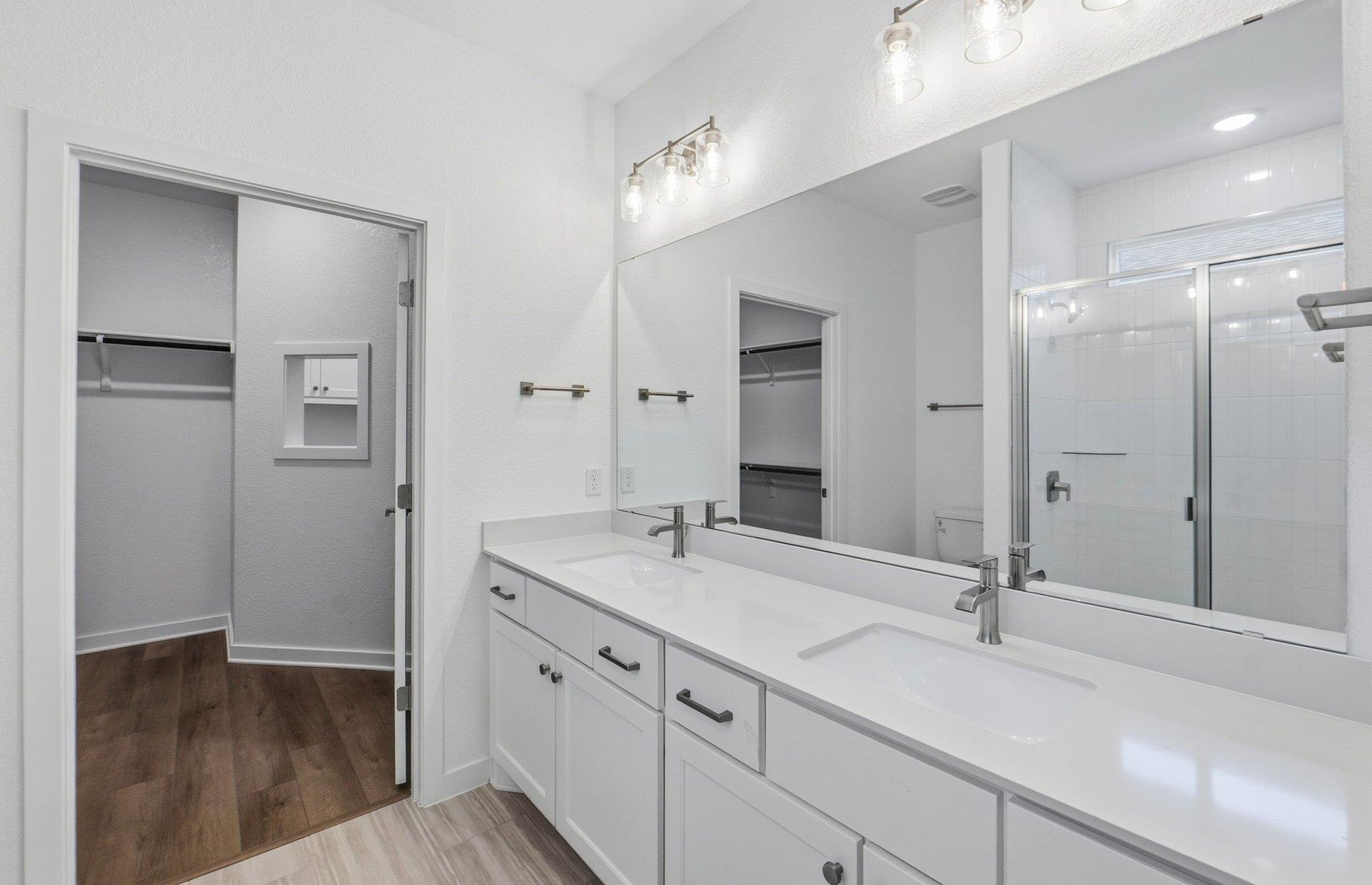 1010  Martingale St, photo 9