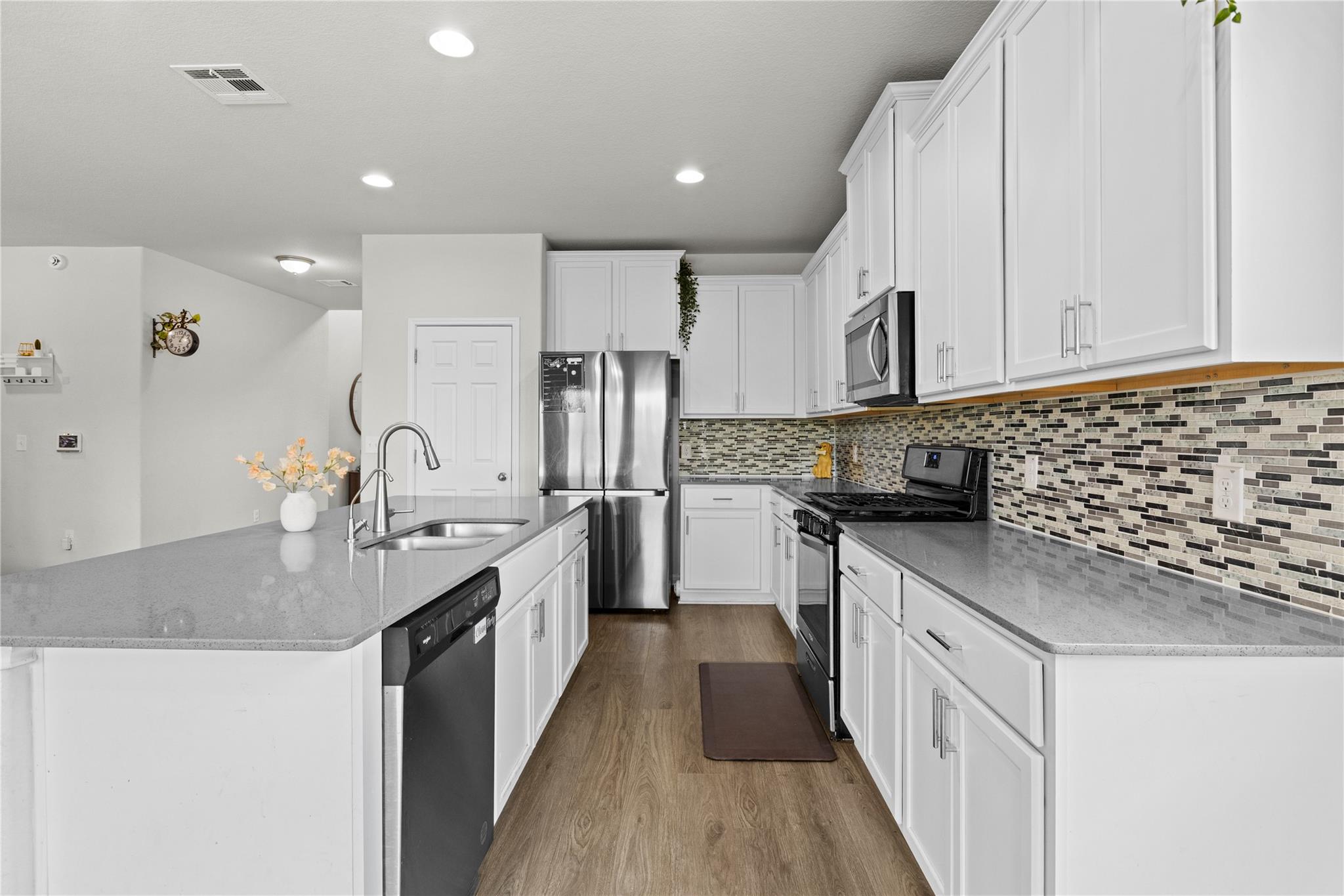 516  Arrowhead Vine St, photo 4
