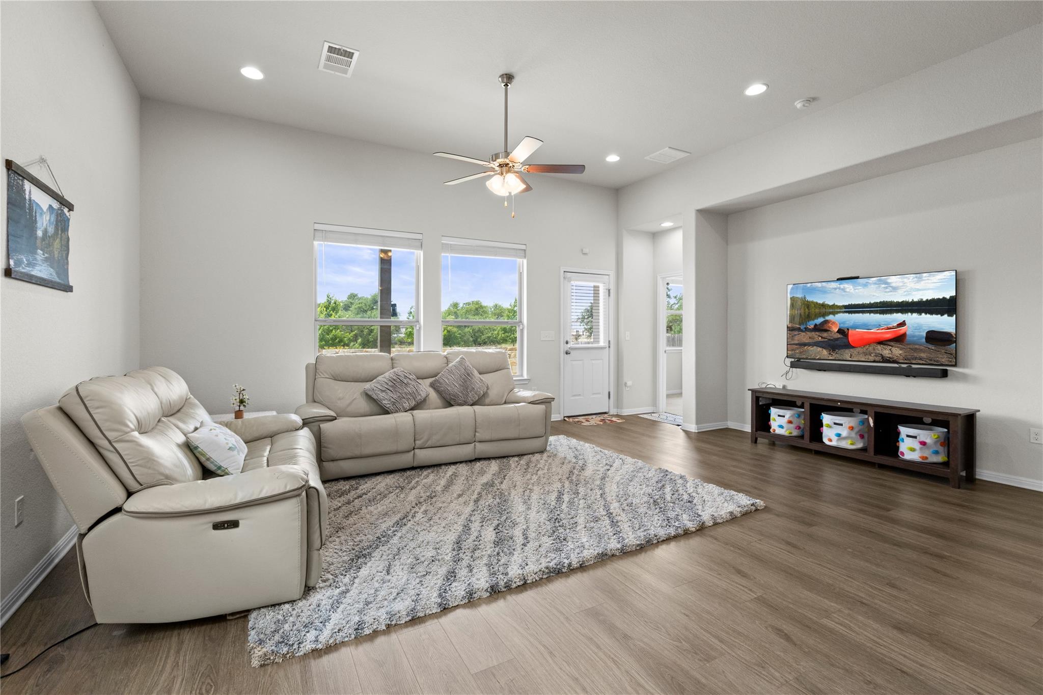 516  Arrowhead Vine St, photo 6