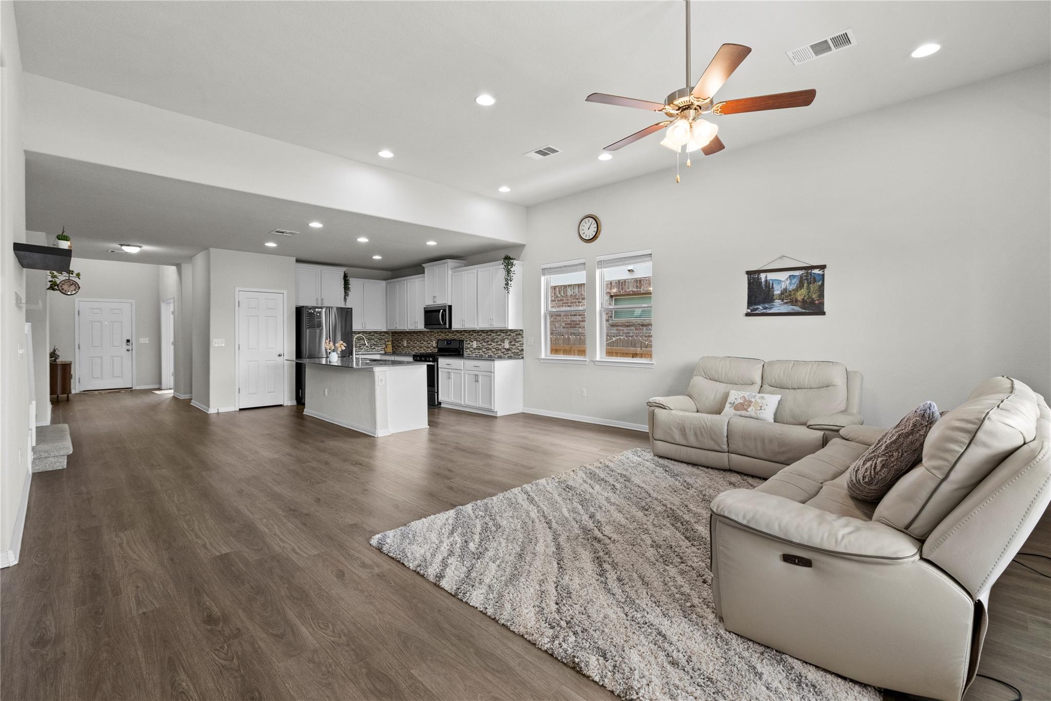 516  Arrowhead Vine St, photo 8