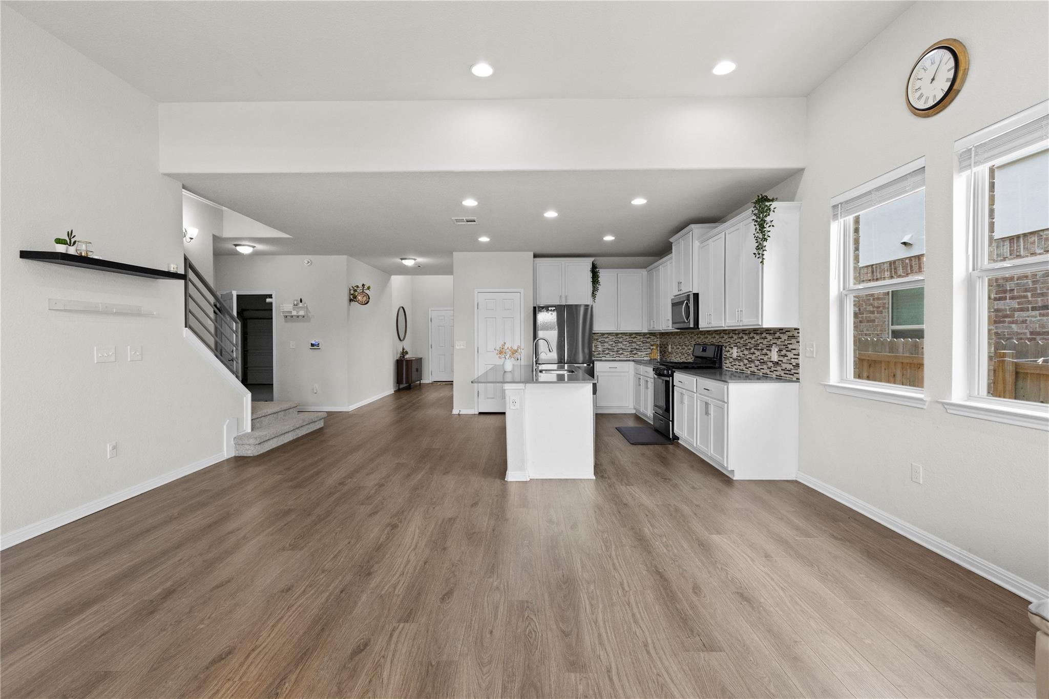 516  Arrowhead Vine St, photo 9