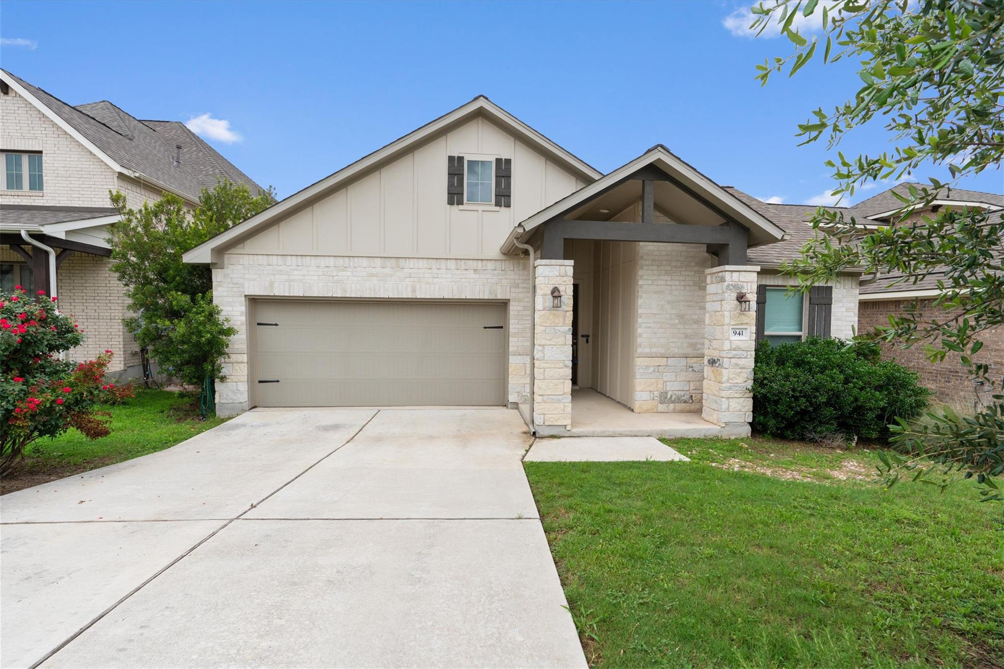 941  Del Raphael Dr, photo 2