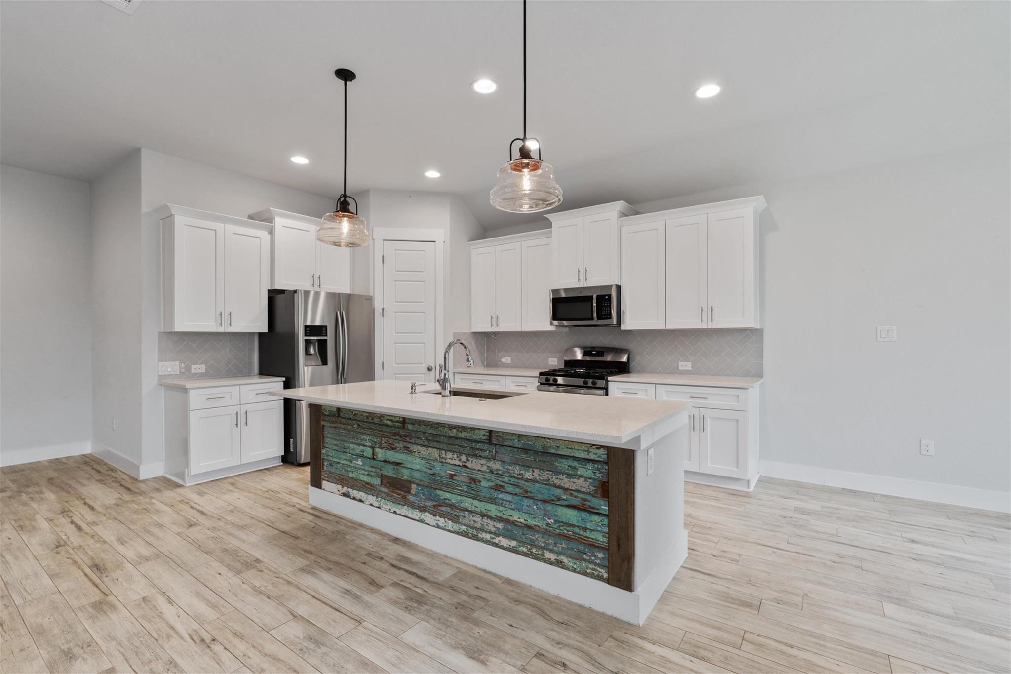 941  Del Raphael Dr, photo 6