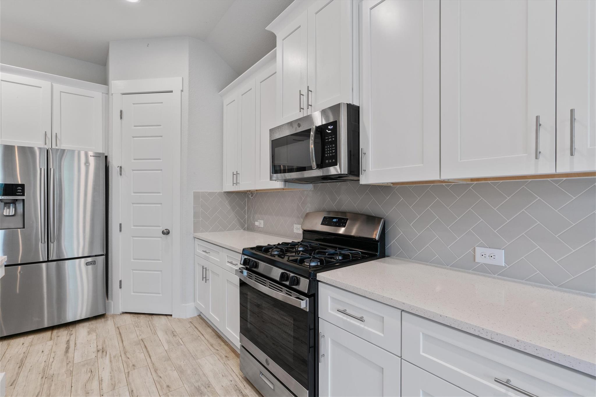 941  Del Raphael Dr, photo 8