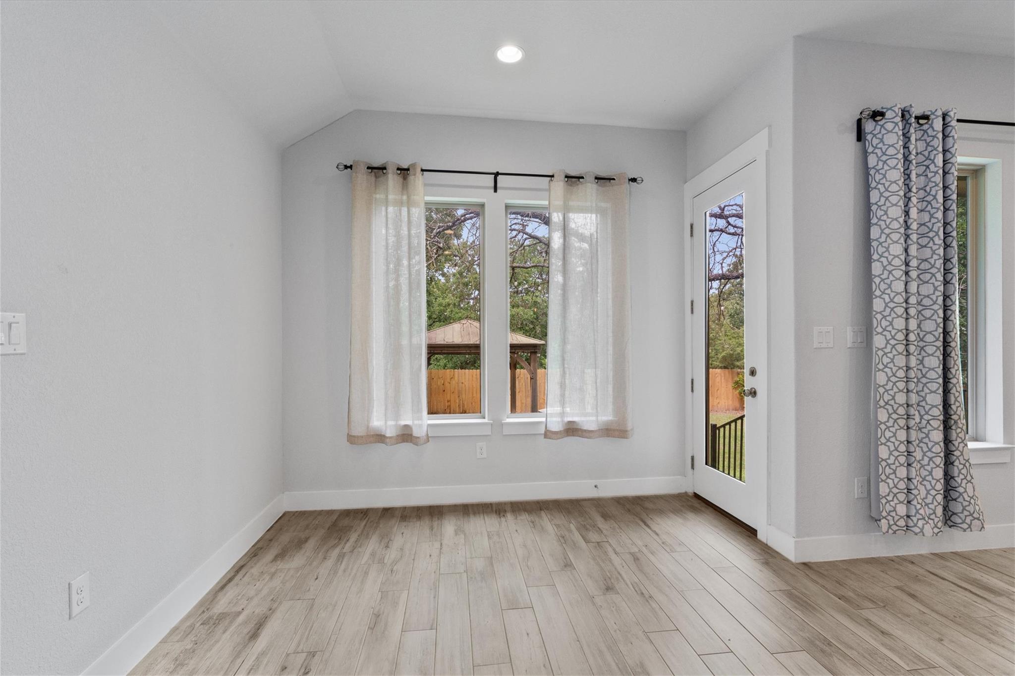 941  Del Raphael Dr, photo 9