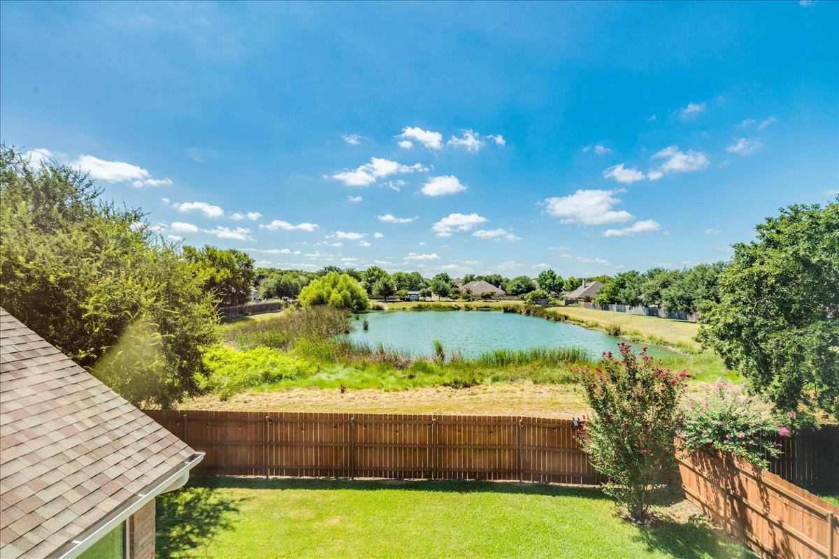 3831  Aqua Ln, photo 2