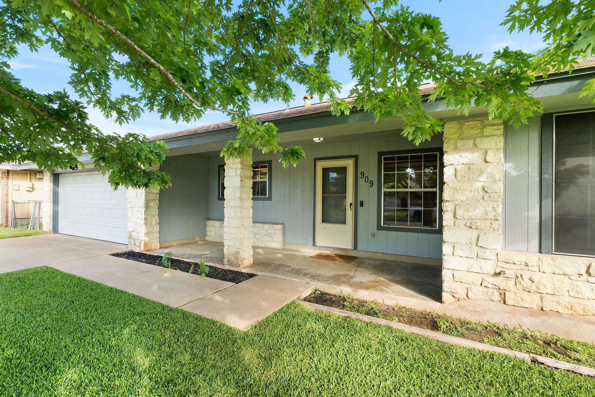 909  Garden View Dr, photo 2