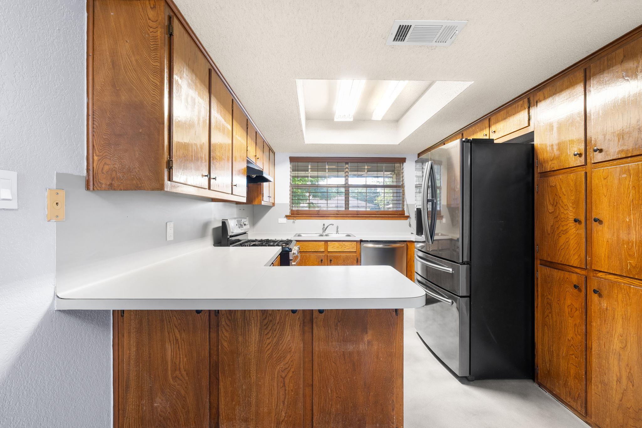909  Garden View Dr, photo 8
