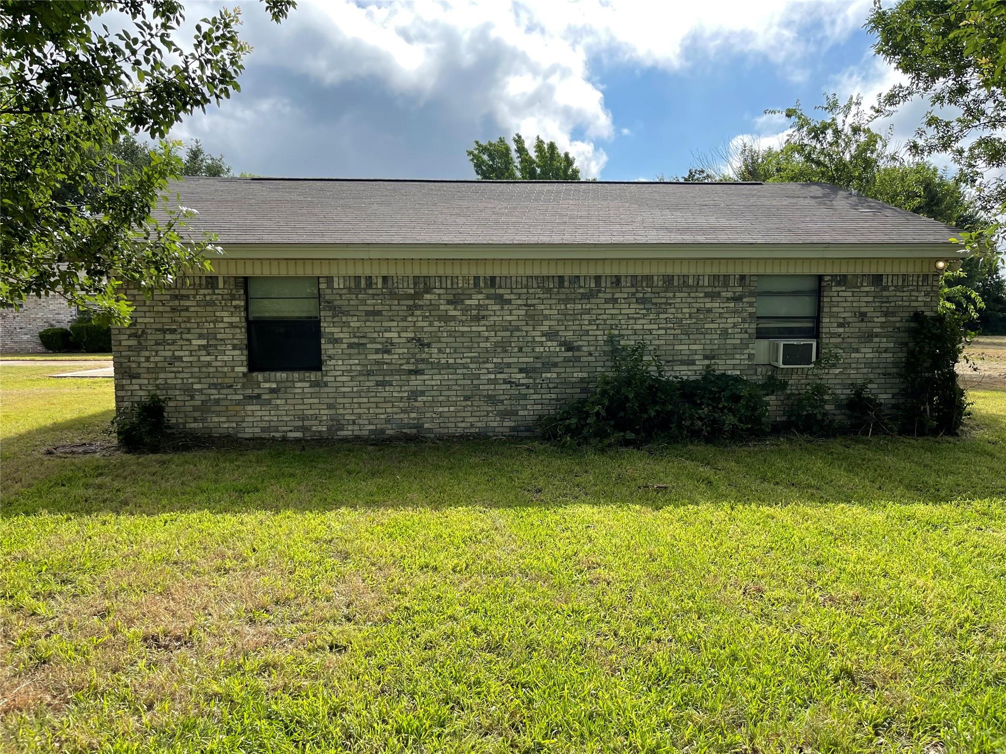 1011  Llewellyn Ln, photo 6