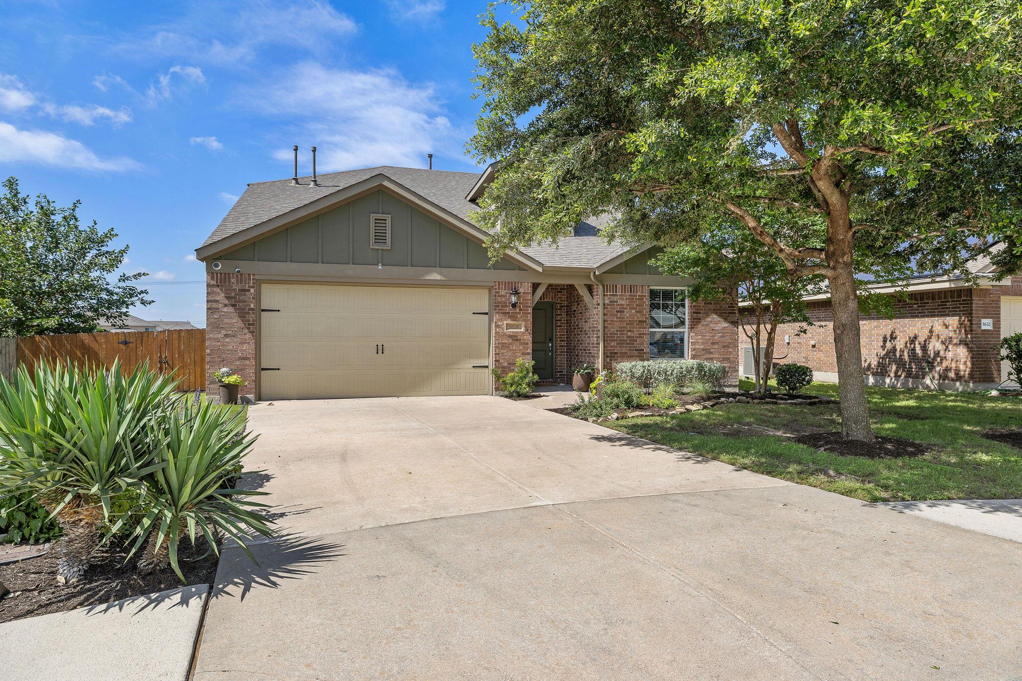 5628  Corsica Loop, photo 2