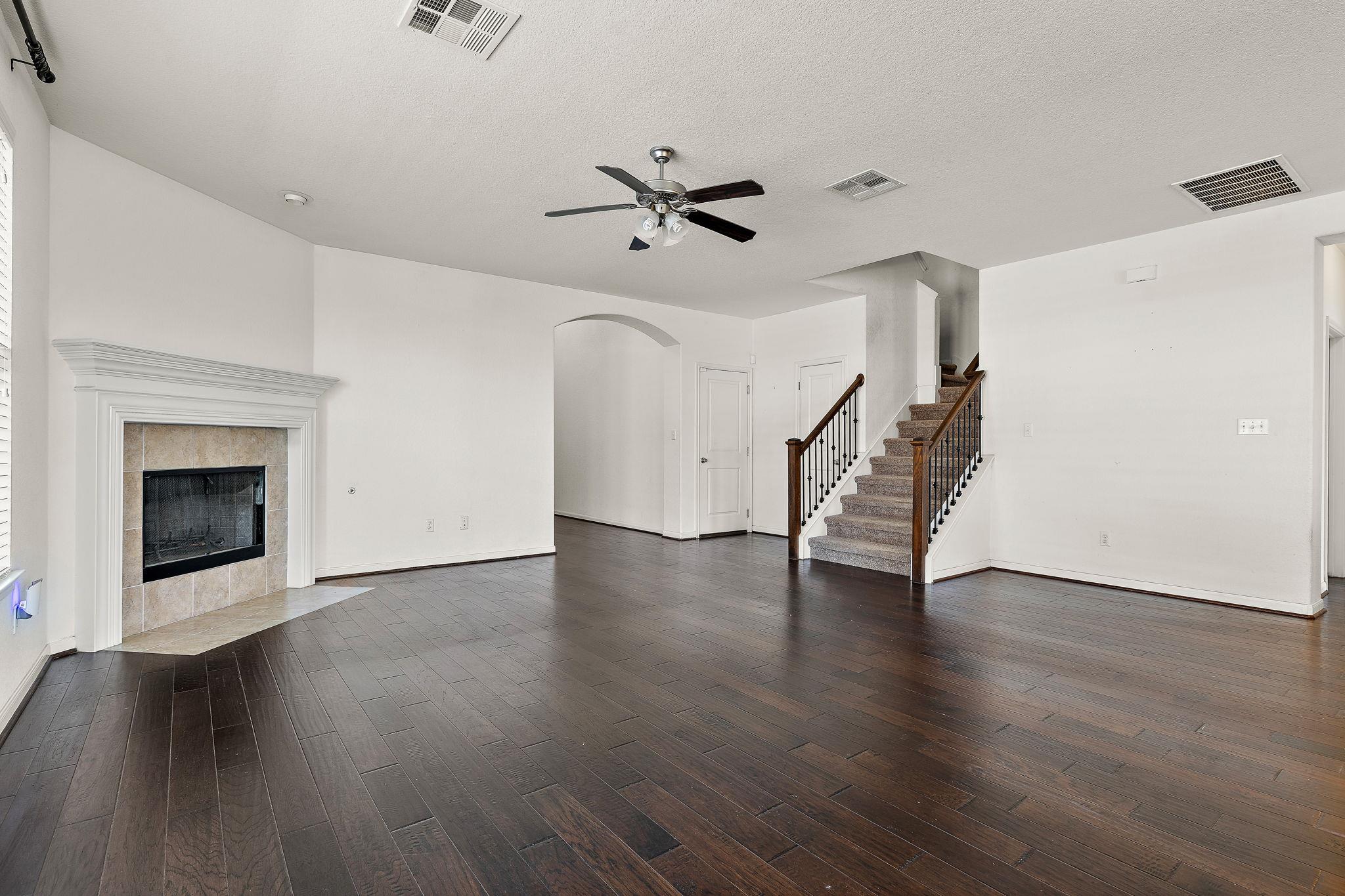 5628  Corsica Loop, photo 4