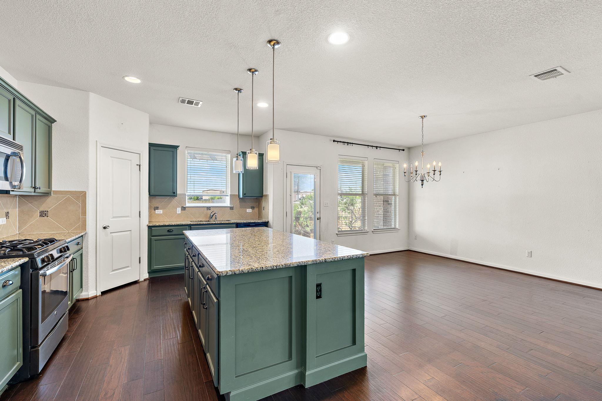 5628  Corsica Loop, photo 8