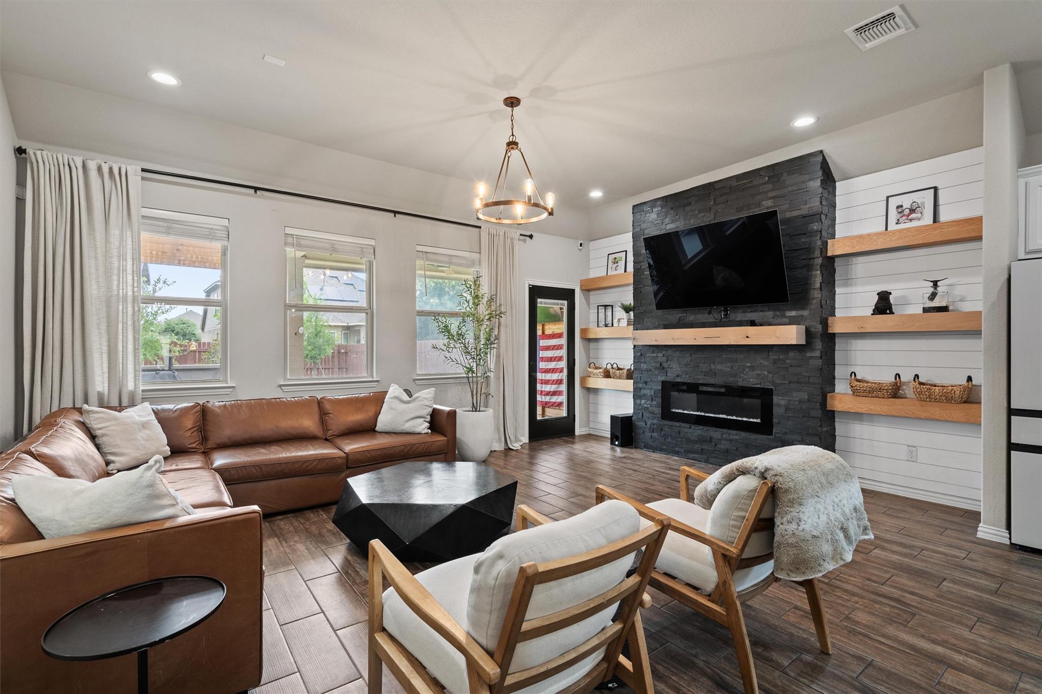 705  Hereford Loop, photo 12