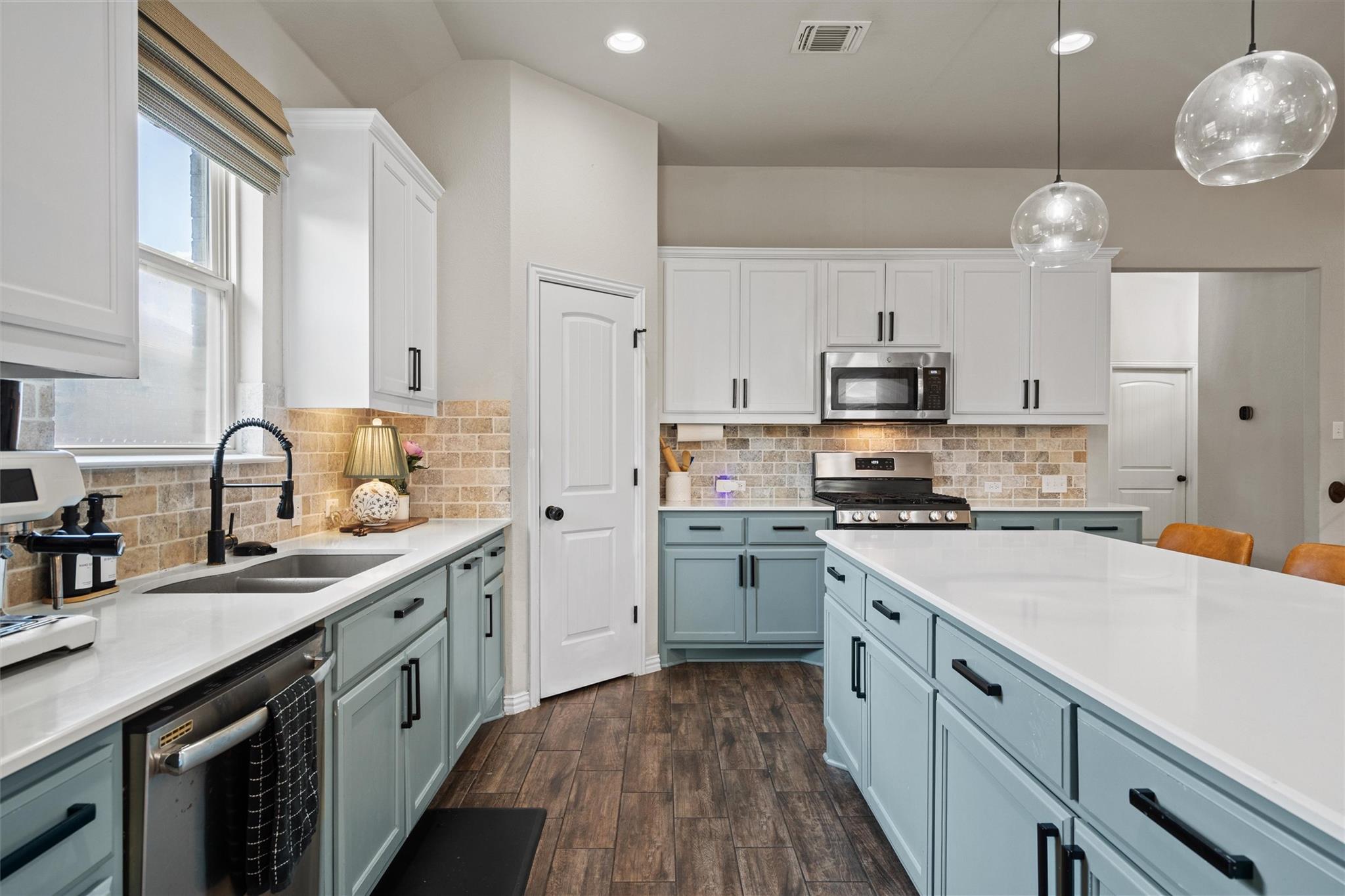 705  Hereford Loop, photo 8