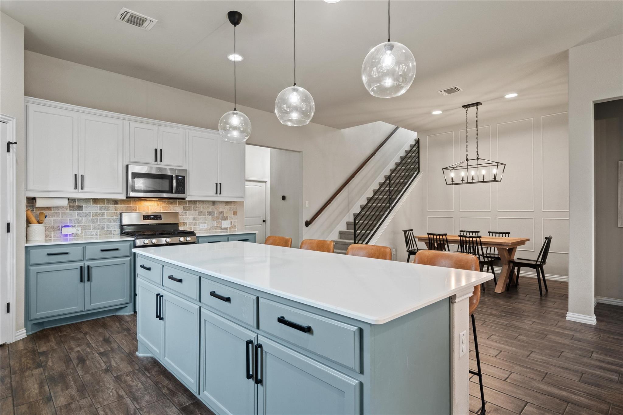 705  Hereford Loop, photo 9