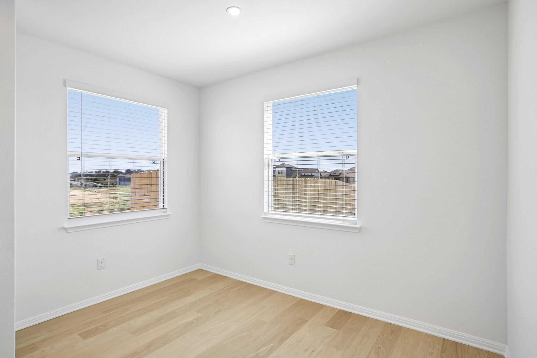 185  Young St, photo 12