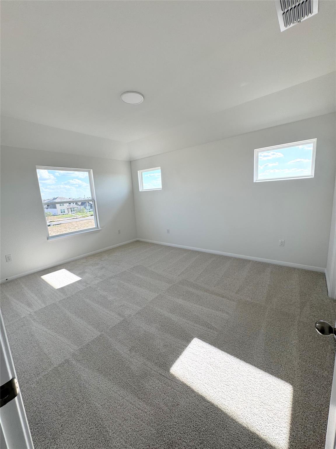 185  Young St, photo 6