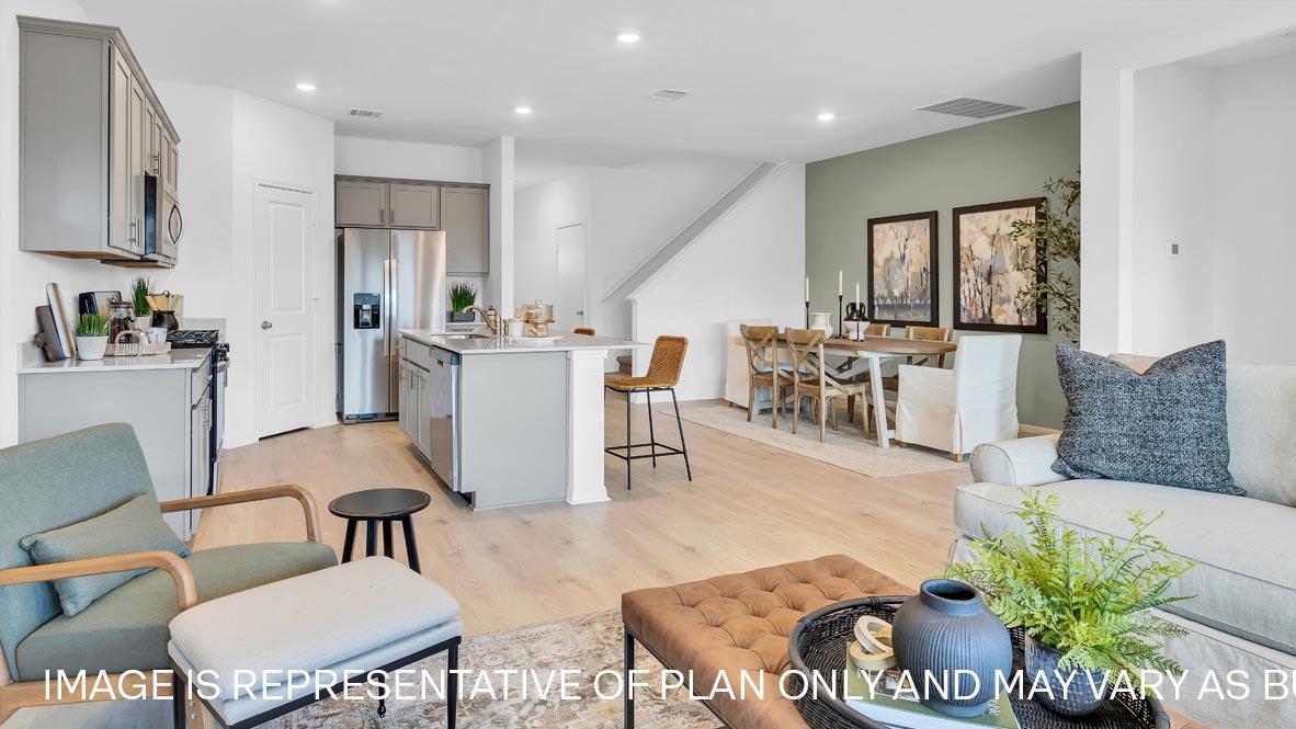 121  Mustange Cir, photo 6