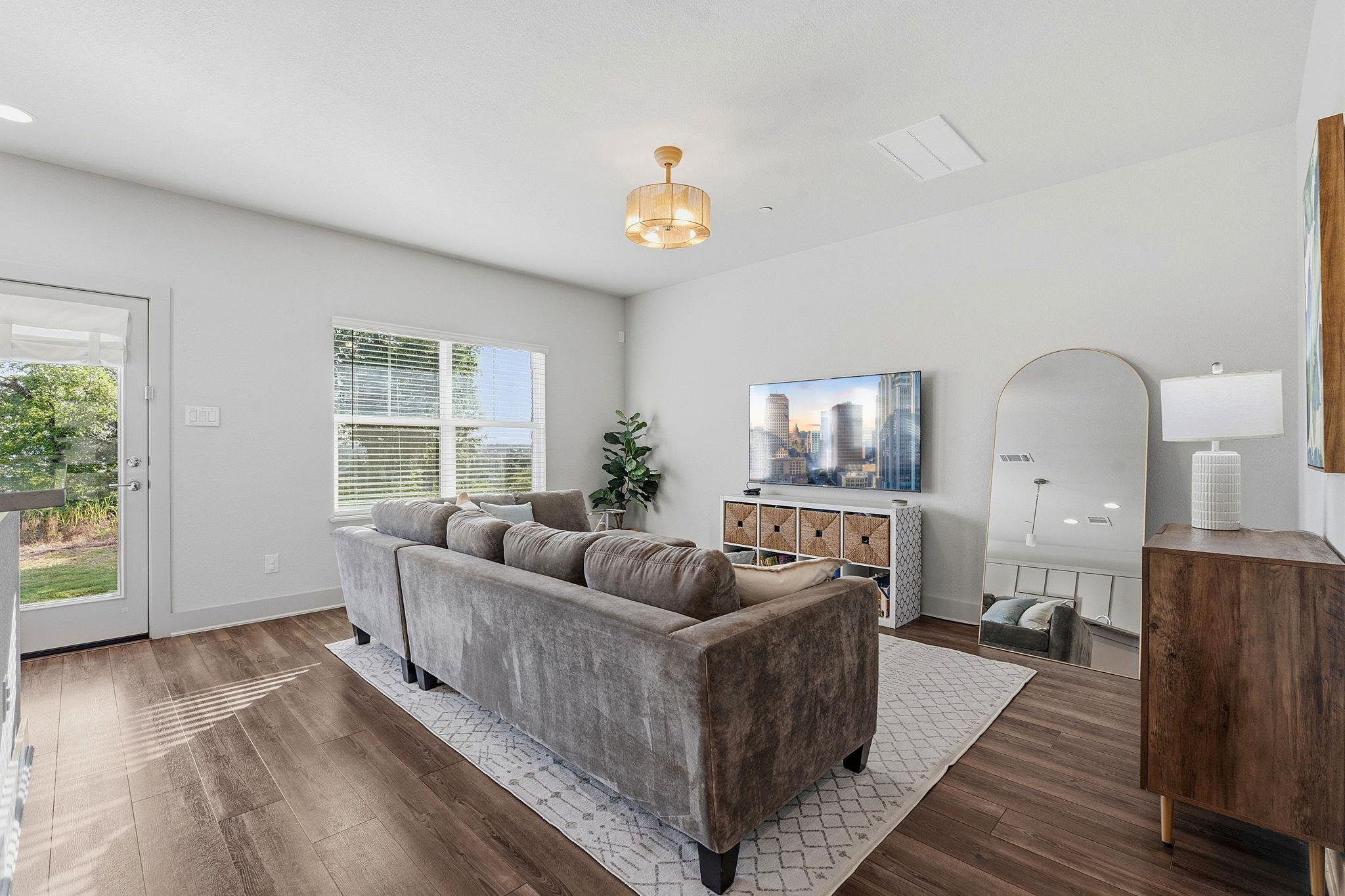 2260  Local Rebel Loop, photo 12