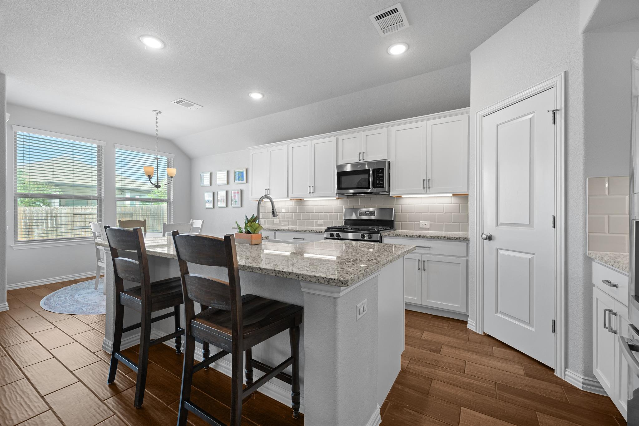 4174  Kingsley Ave, photo 11