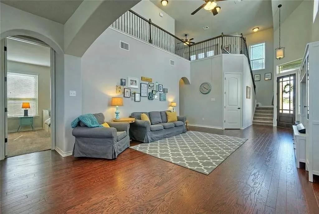 1324  Clearwing Cir, photo 2