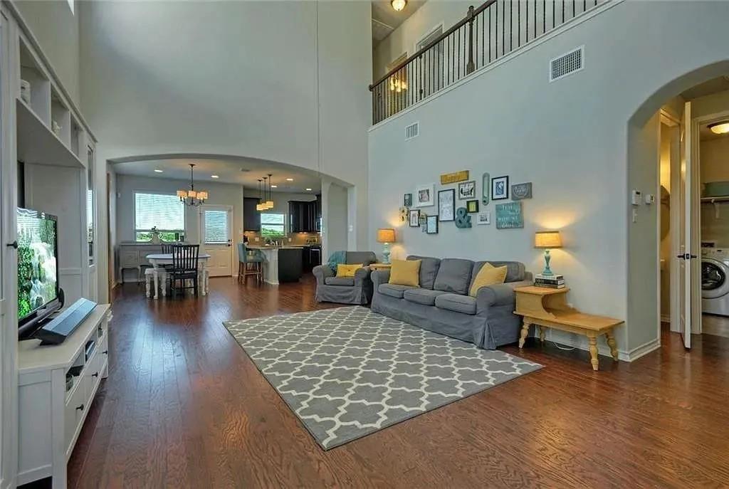 1324  Clearwing Cir, photo 3