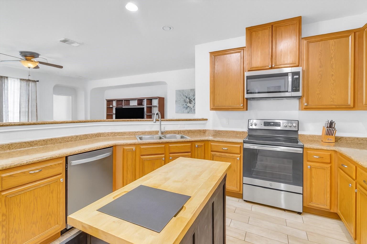 460  Waterleaf Blvd, photo 7
