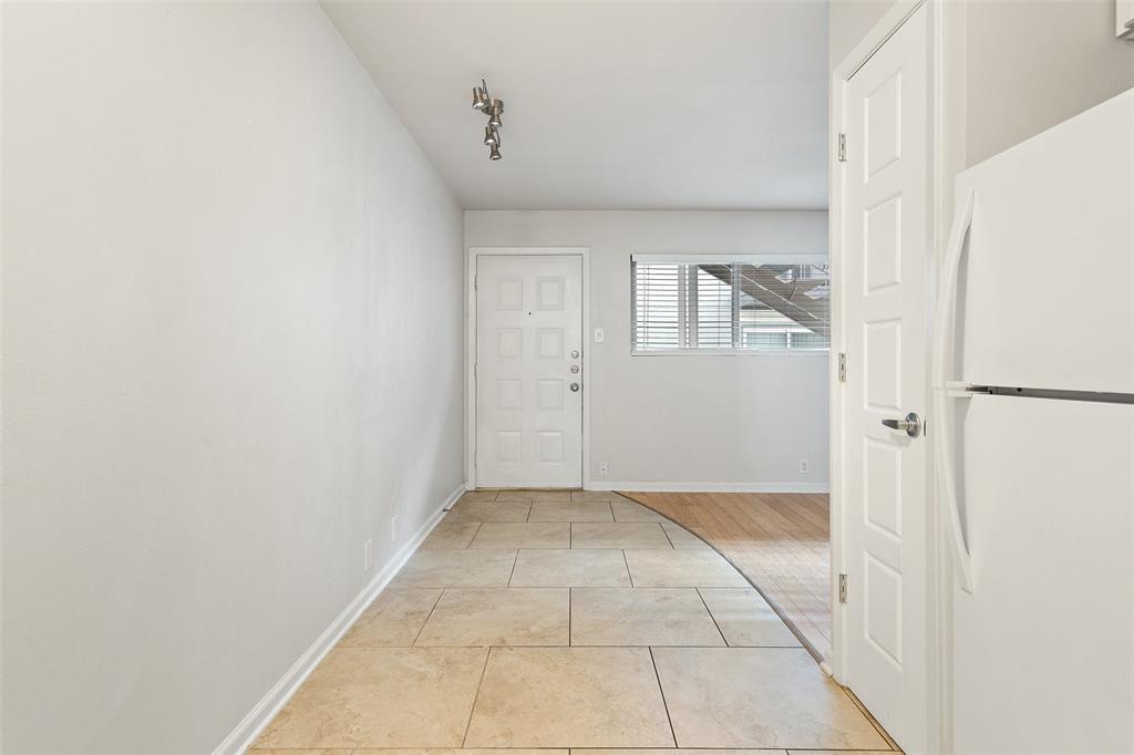 2404  Longview St  #105, photo 10
