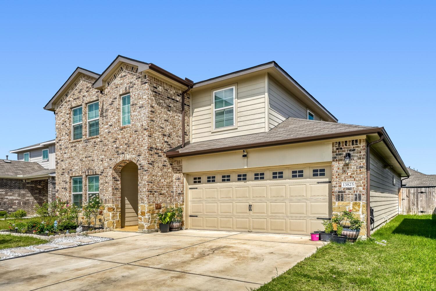 13825  Thomas Wheeler Way, photo 4