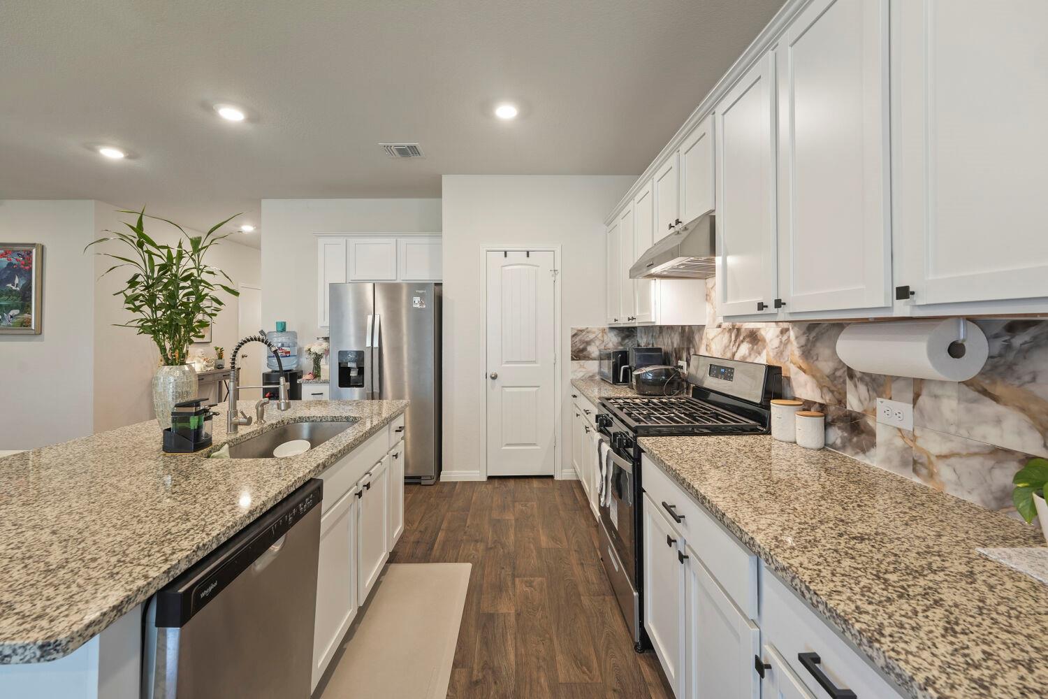 13825  Thomas Wheeler Way, photo 7
