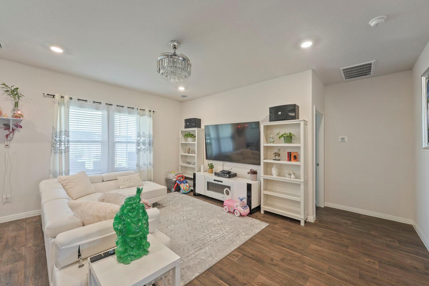 13825  Thomas Wheeler Way, photo 10