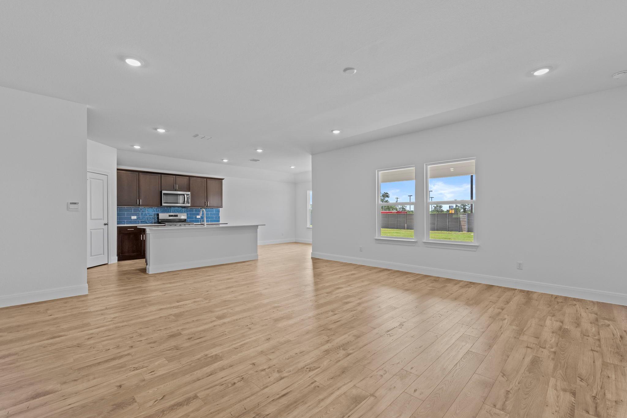 127  Union Pacific Dr, photo 12