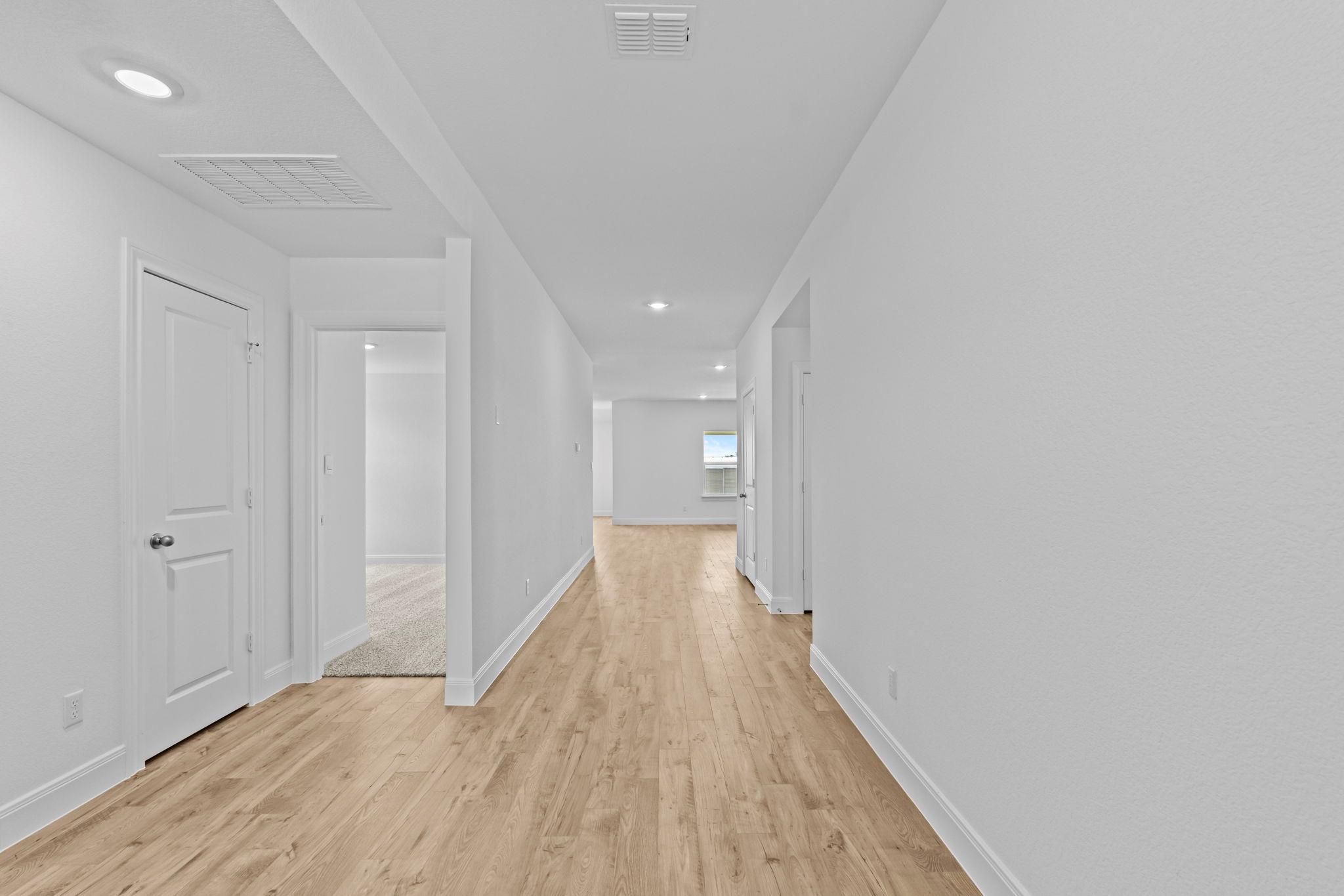 127  Union Pacific Dr, photo 3
