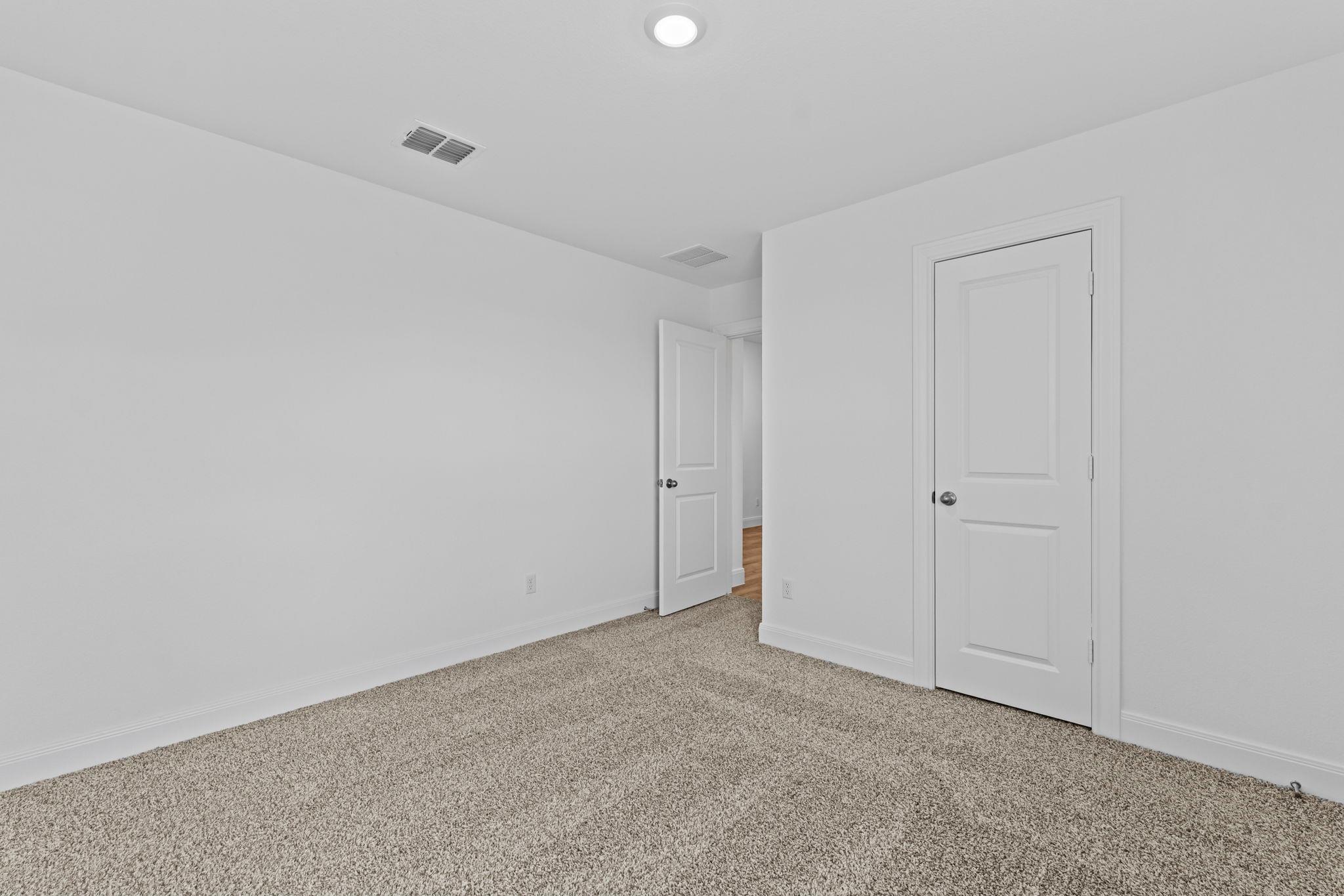 127  Union Pacific Dr, photo 5