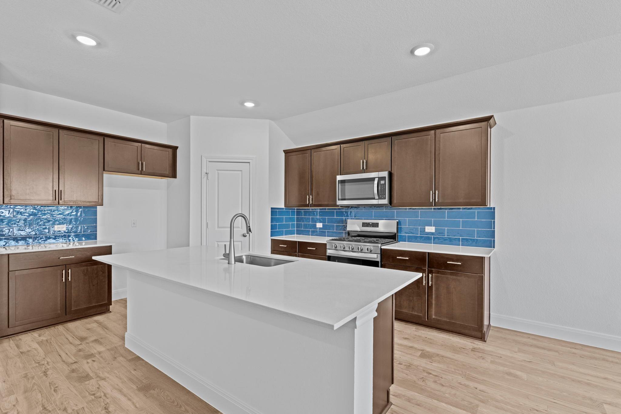 127  Union Pacific Dr, photo 7