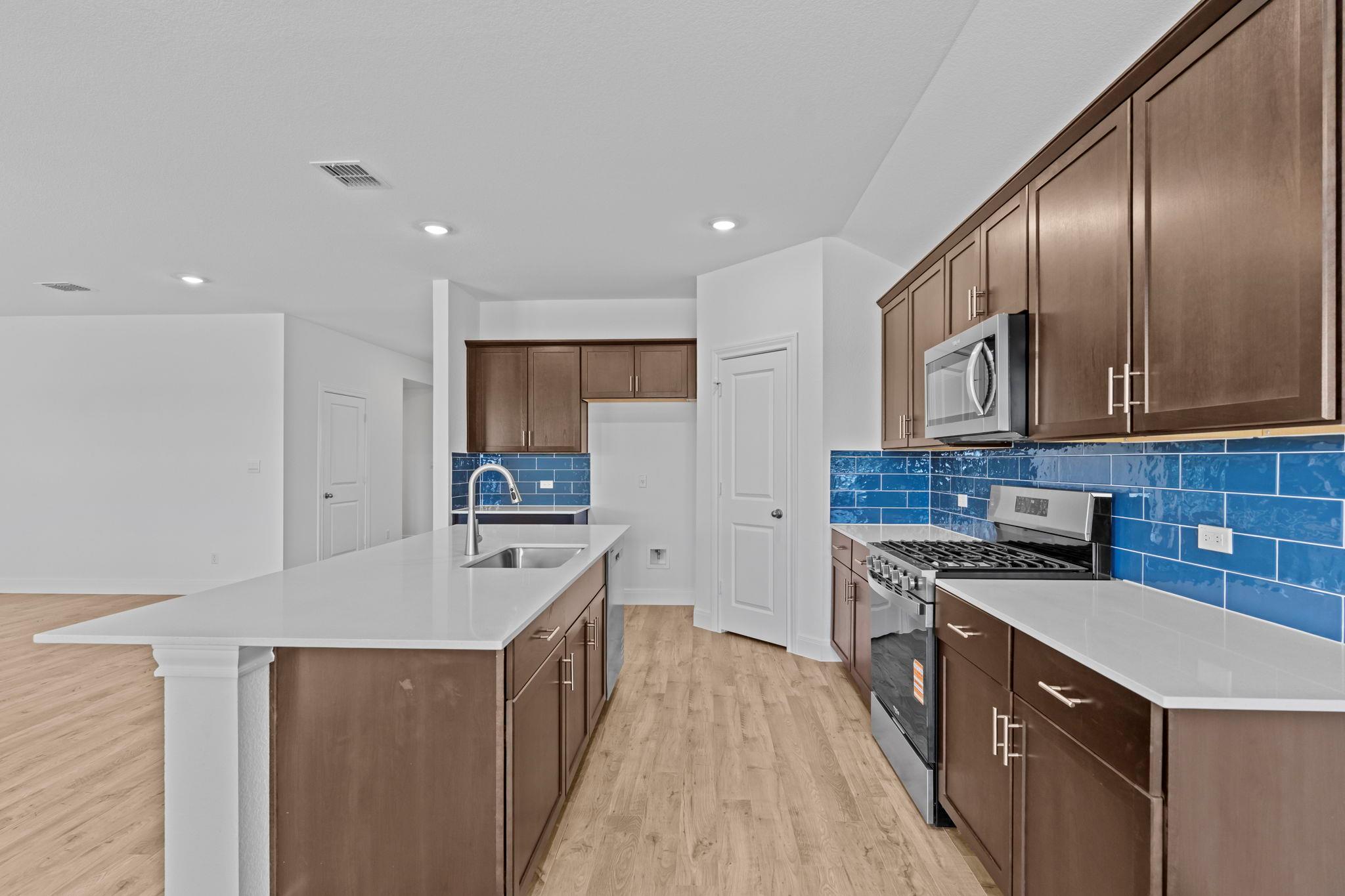 127  Union Pacific Dr, photo 8