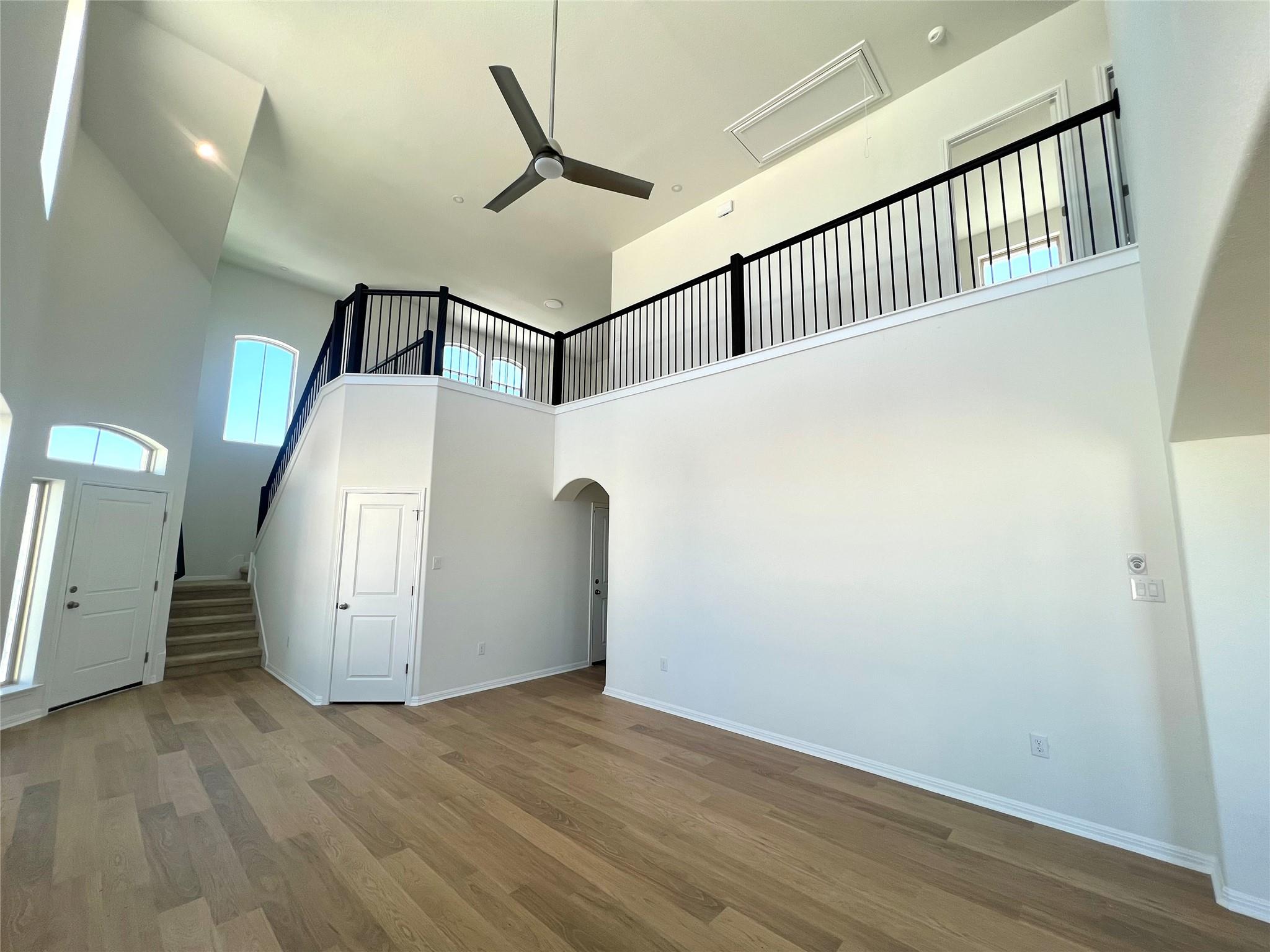 141  White Horses Dr, photo 3