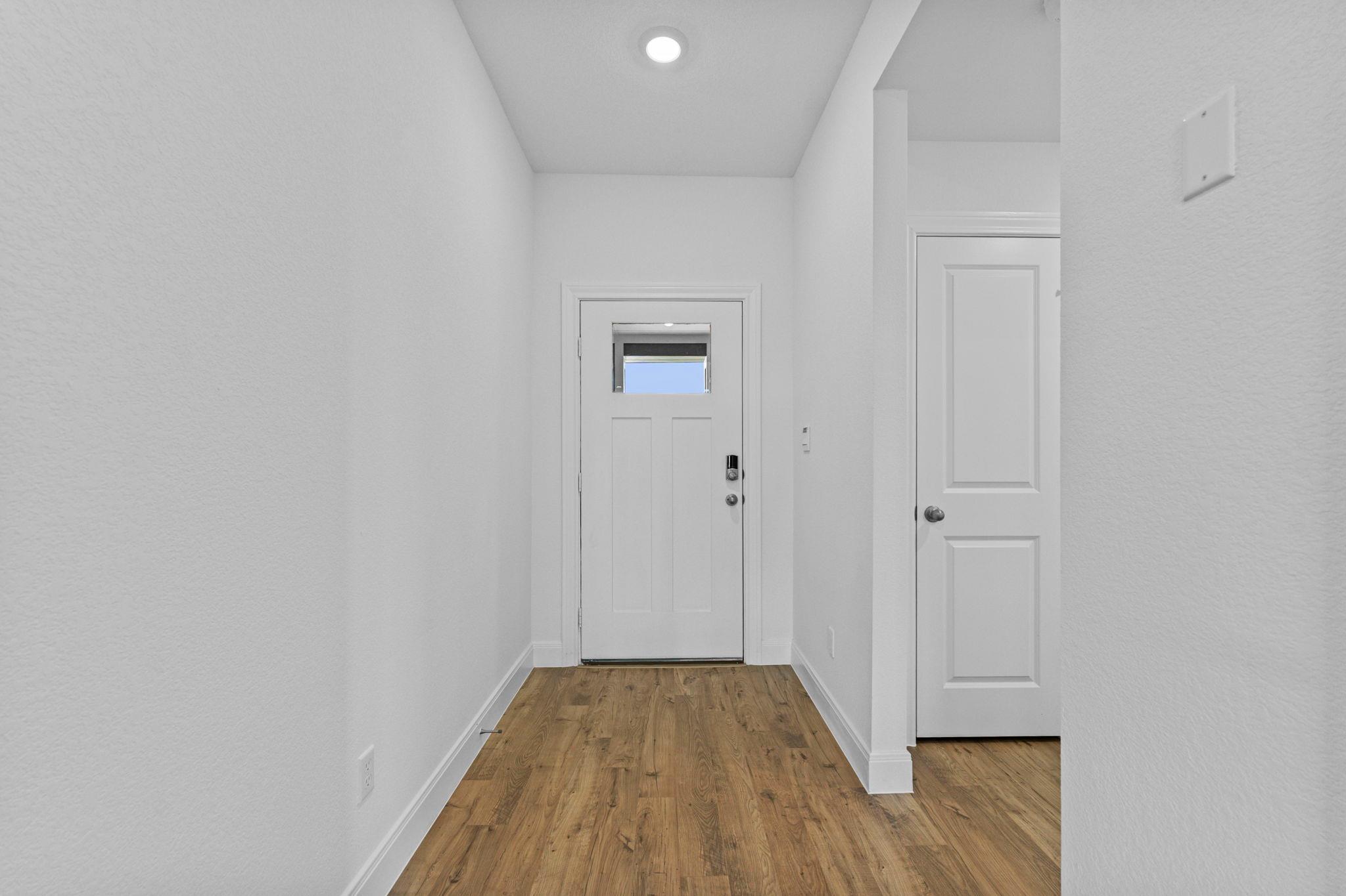 119  Union Pacific Dr, photo 2