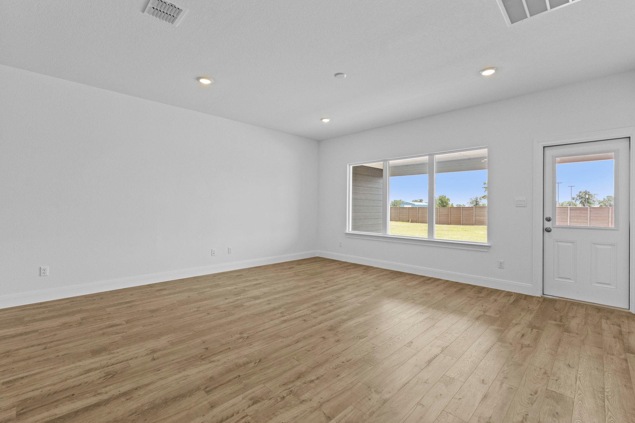 119  Union Pacific Dr, photo 8