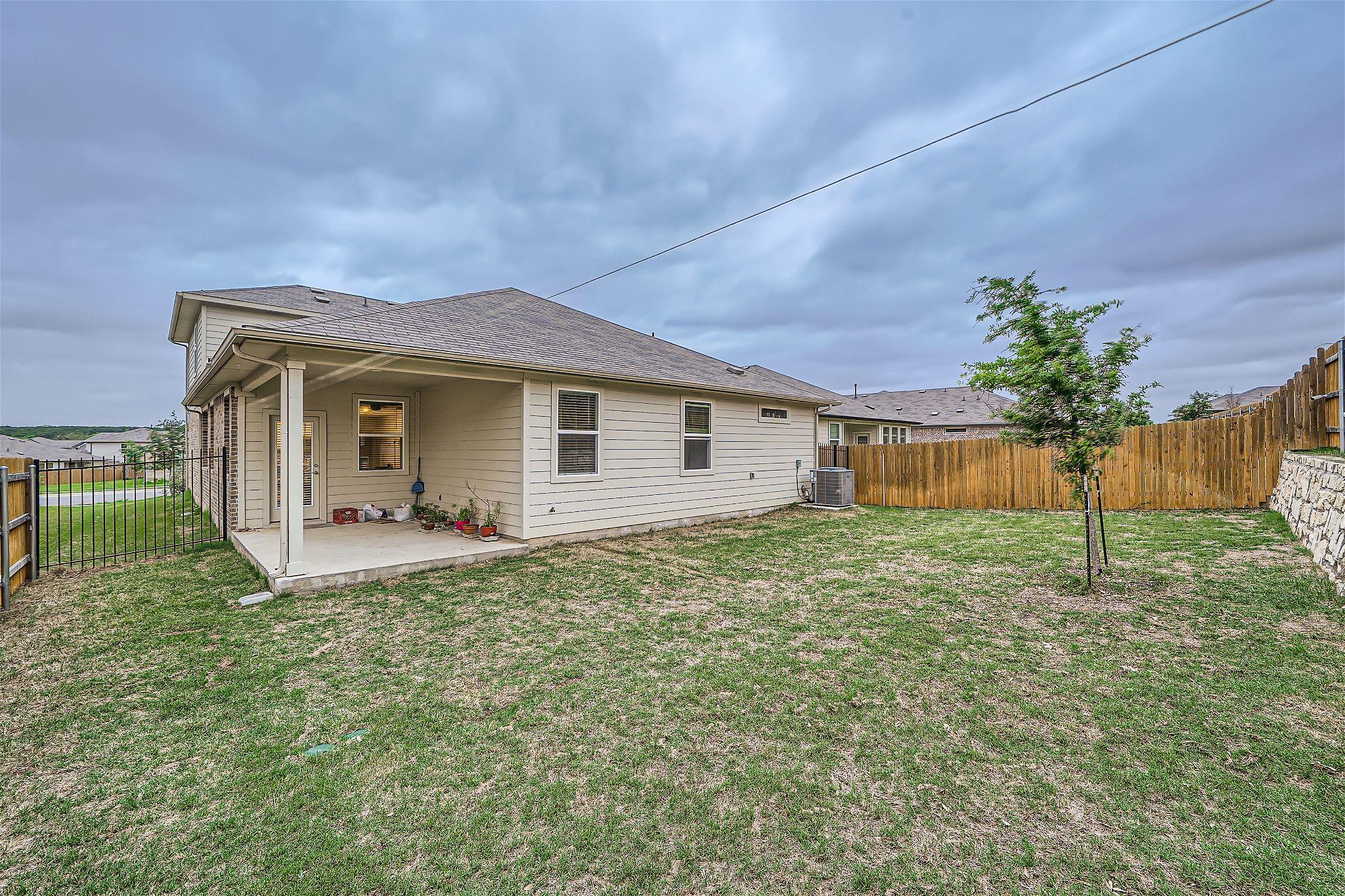 10601  Seguin St, photo 2