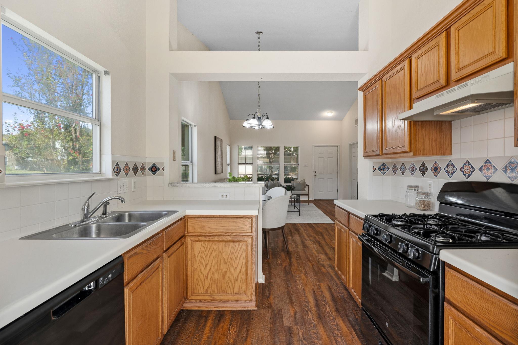 109  Prairie Springs Cv, photo 12