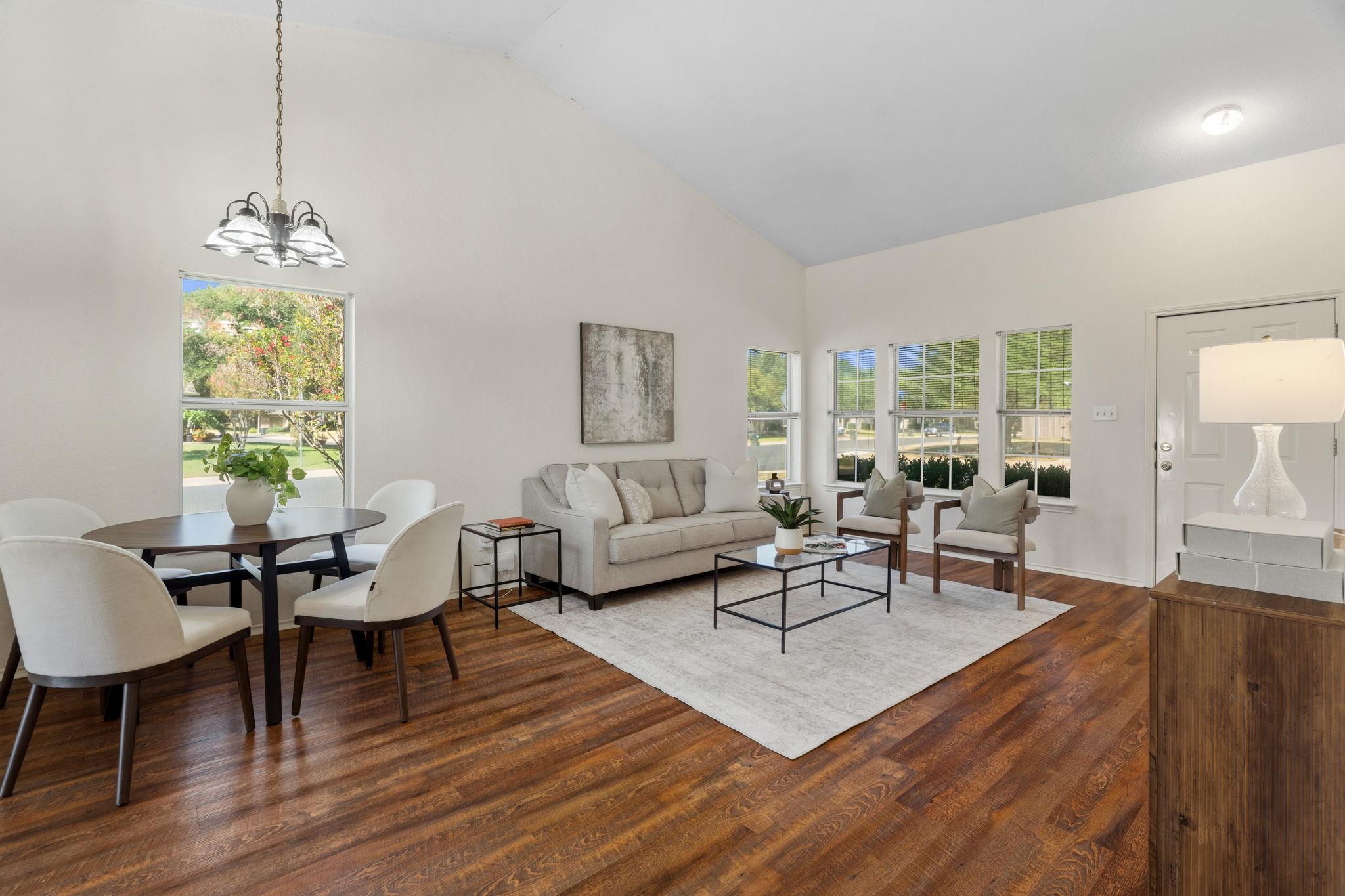 109  Prairie Springs Cv, photo 3