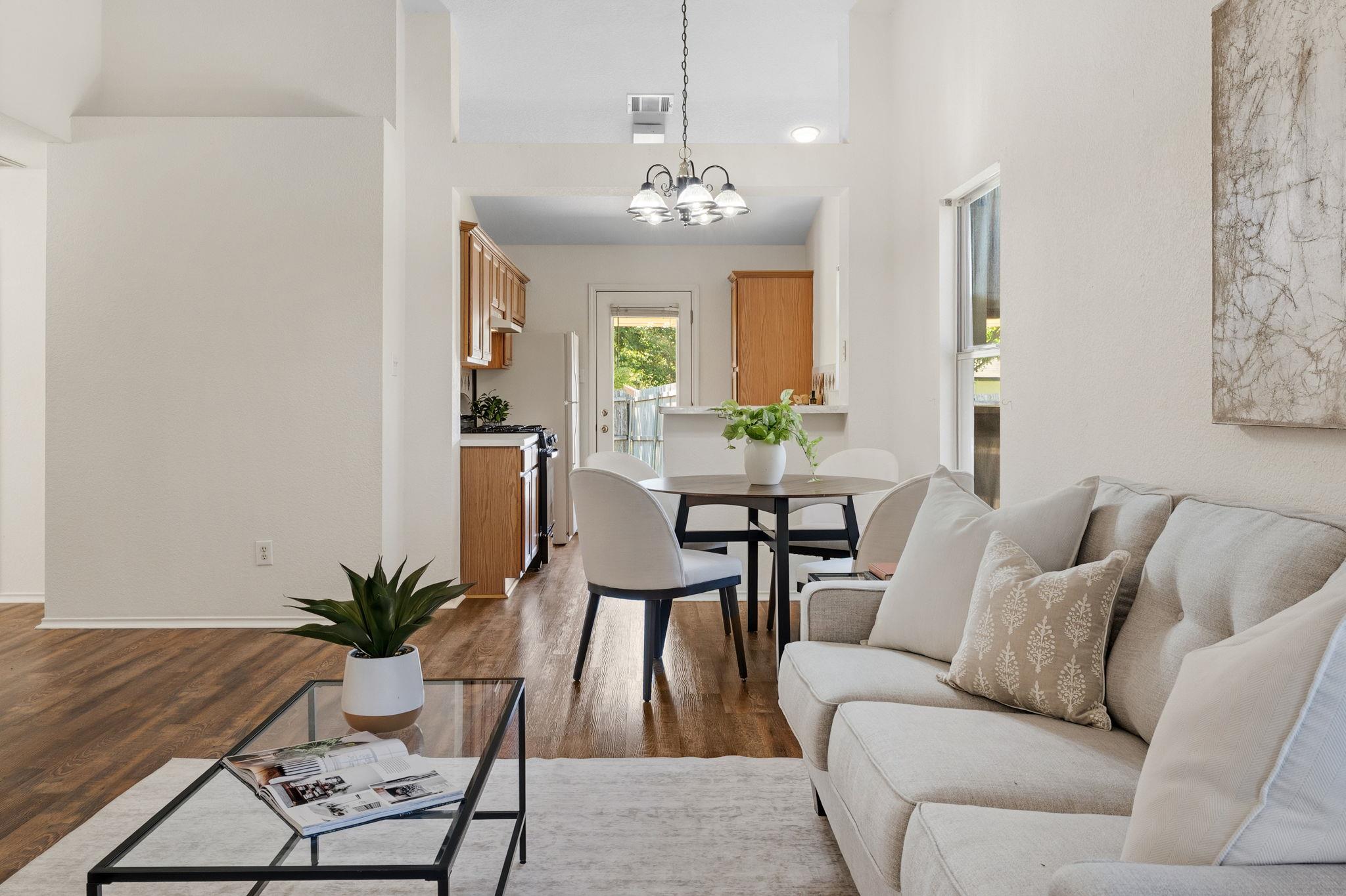 109  Prairie Springs Cv, photo 6