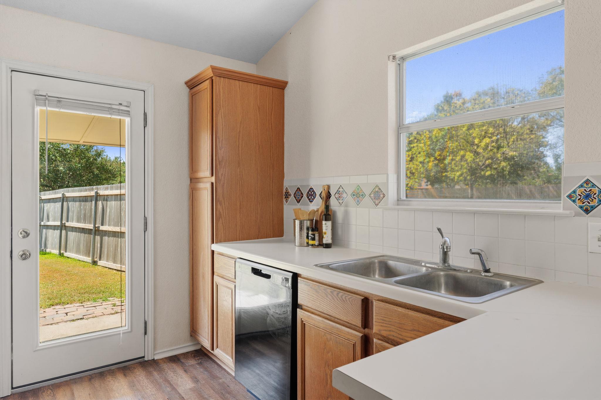 109  Prairie Springs Cv, photo 9