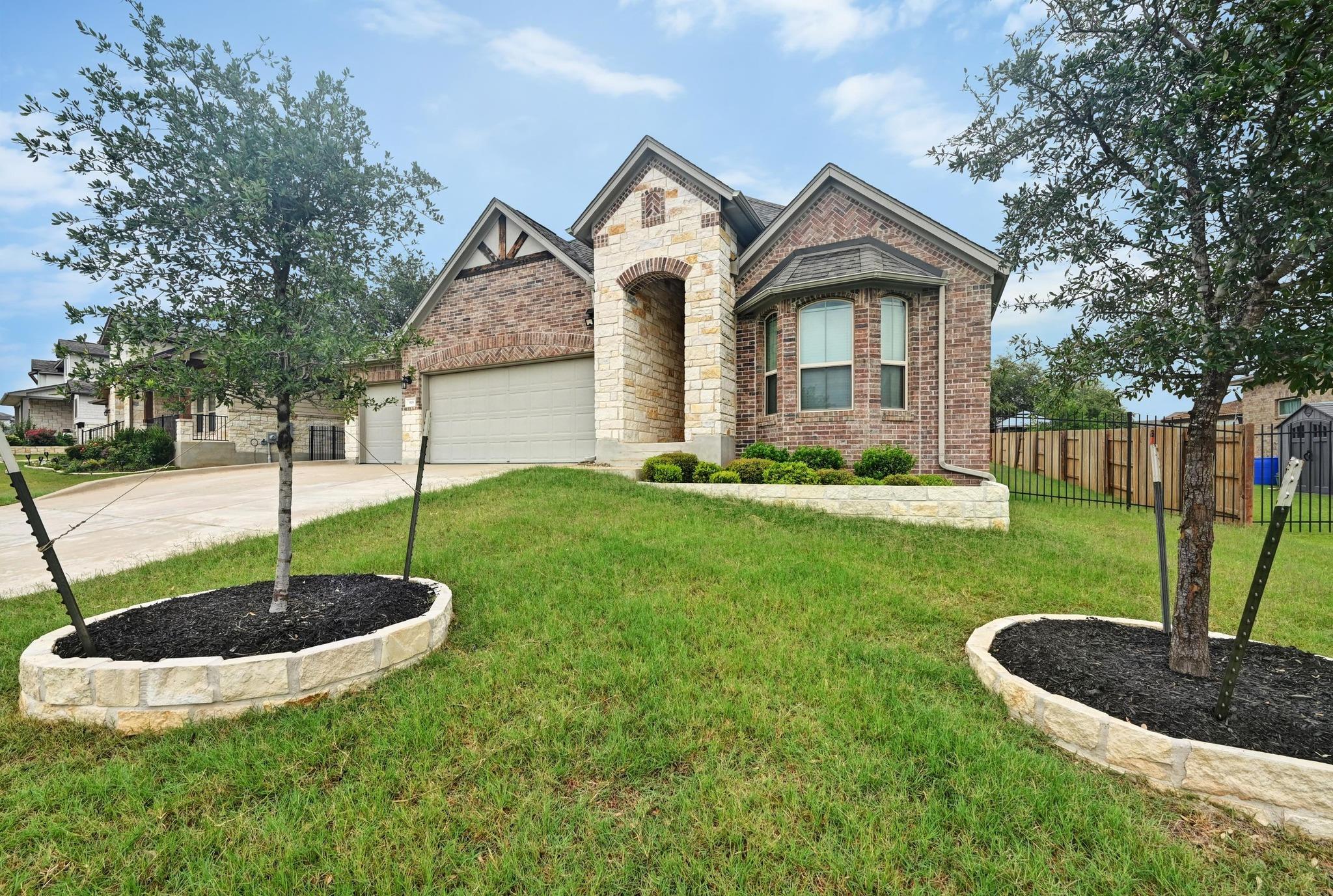 918  Valley View Dr, photo 2