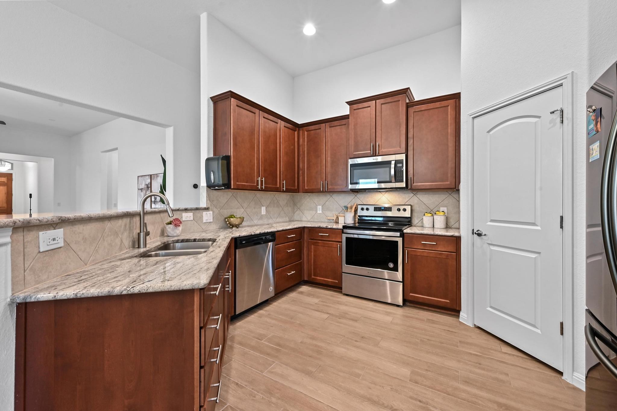 918  Valley View Dr, photo 7