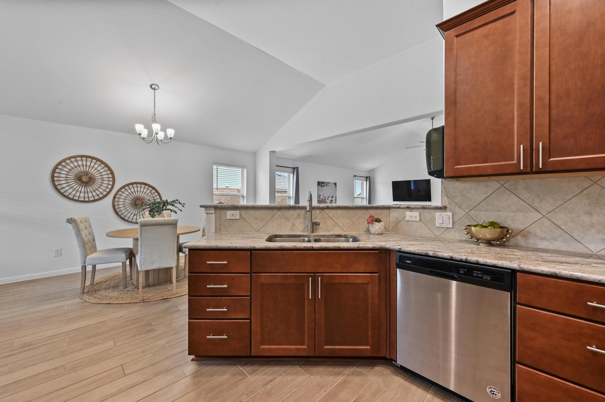 918  Valley View Dr, photo 9