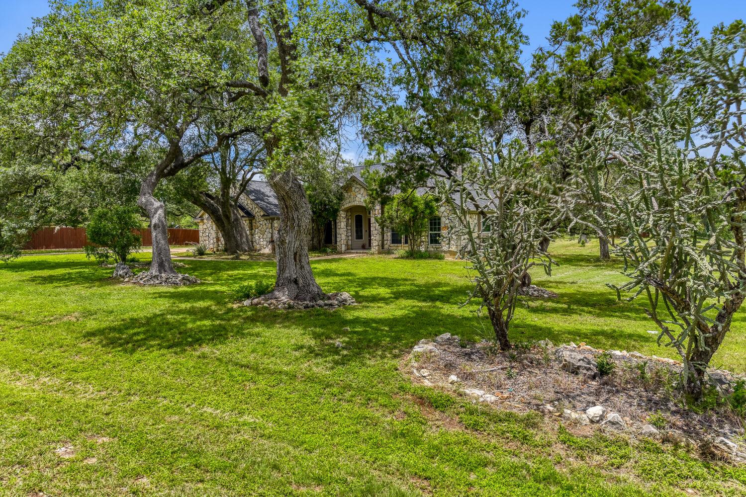 330  Humphrey Dr, photo 3