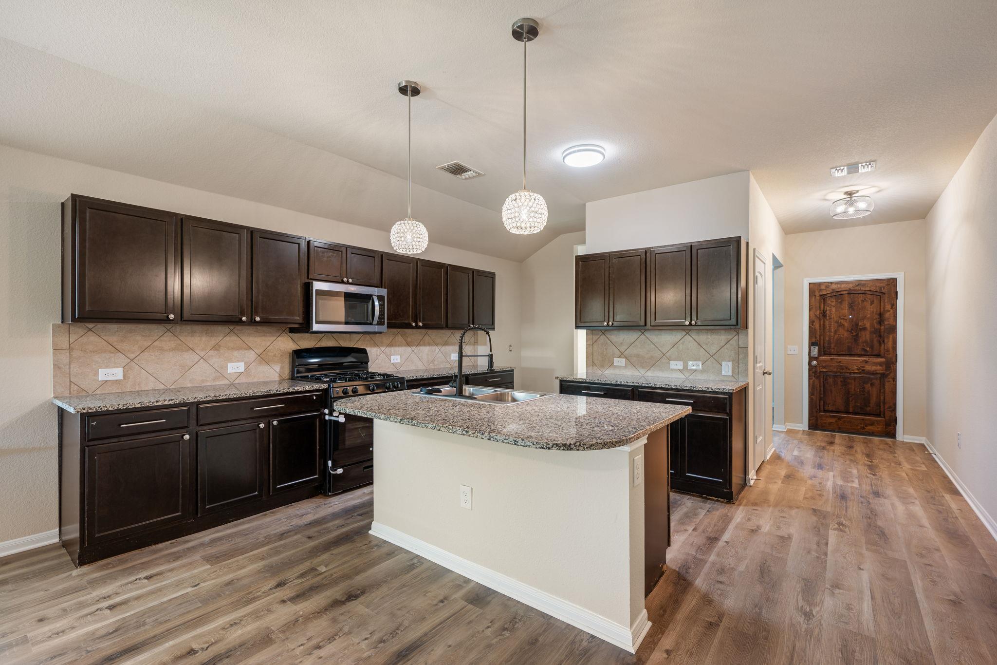533  Luna Vista Dr, photo 2