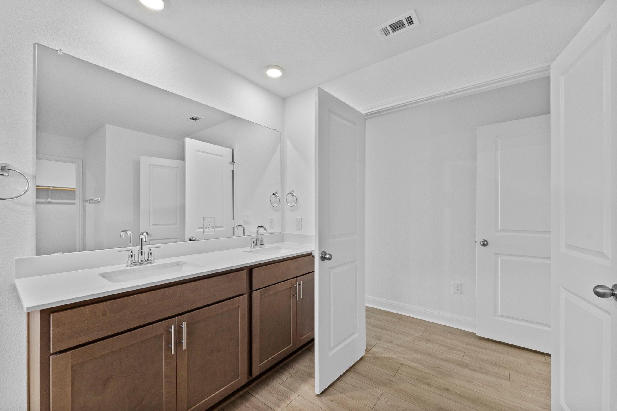 252  Rivers Edge Dr, photo 4